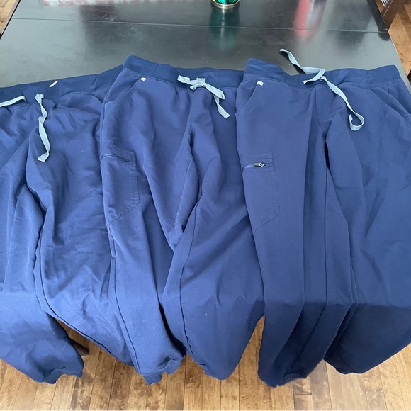 FIGS Zamora scrub pants (Medium TALL) TWO PAIRS - Picture 4 of 4